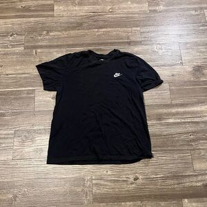 Nike Black Short Sleeve Tee with Iconic Logo